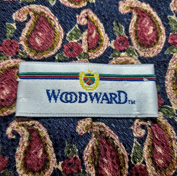 Woodward Paisley Designer/Luxury 💯 Silk Necktie 3.75x58" Dark Blue/Red/Gold USA - Picture 3 of 9